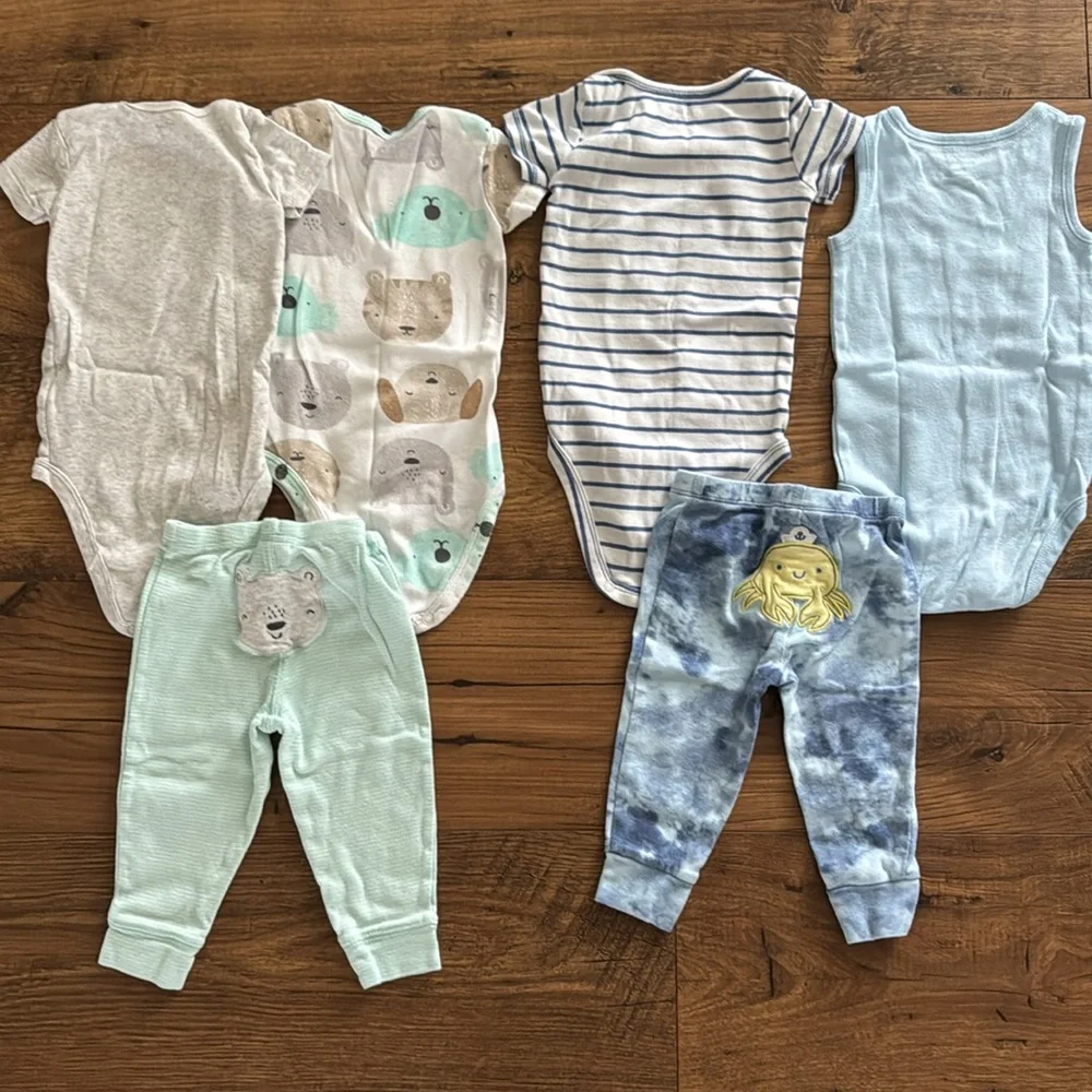 Bundle of Carter’s baby boy outfit sets, size 9 months - Picture 6 of 6